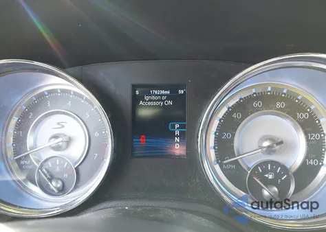 2014 Chrysler 300 300S из США, поврежденный, VIN 2C3CCABG3EH119852